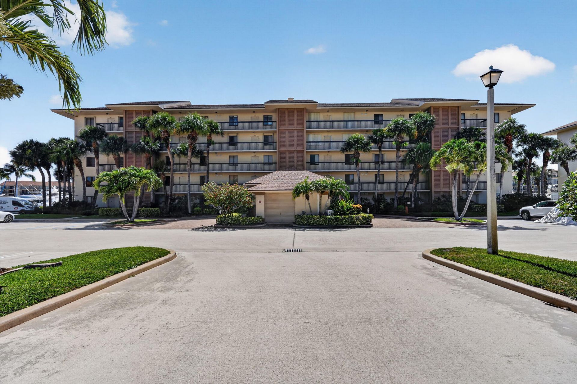 2401 Marina Isle Way, Unit 105, Jupiter, FL 33477 Photo