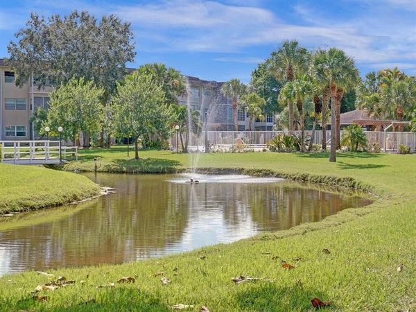 5041 W OAKLAND PARK Boulevard, Unit 111, Lauderdale Lakes, FL 33313