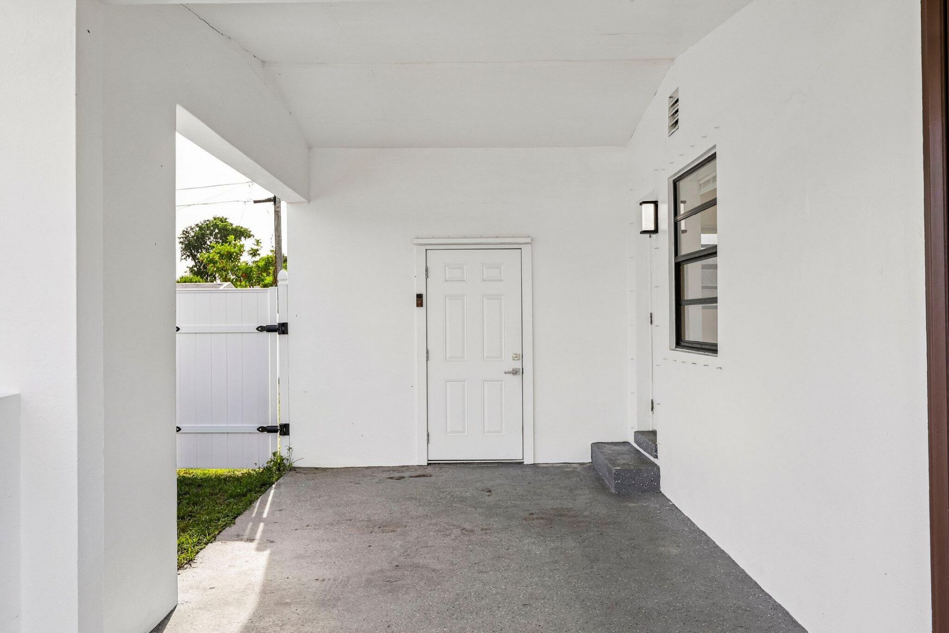 1200 NW 19th Avenue, Fort Lauderdale, FL 33311 Photo