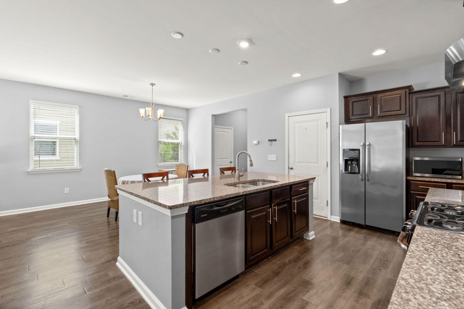 9810 Seed Street Photo 12