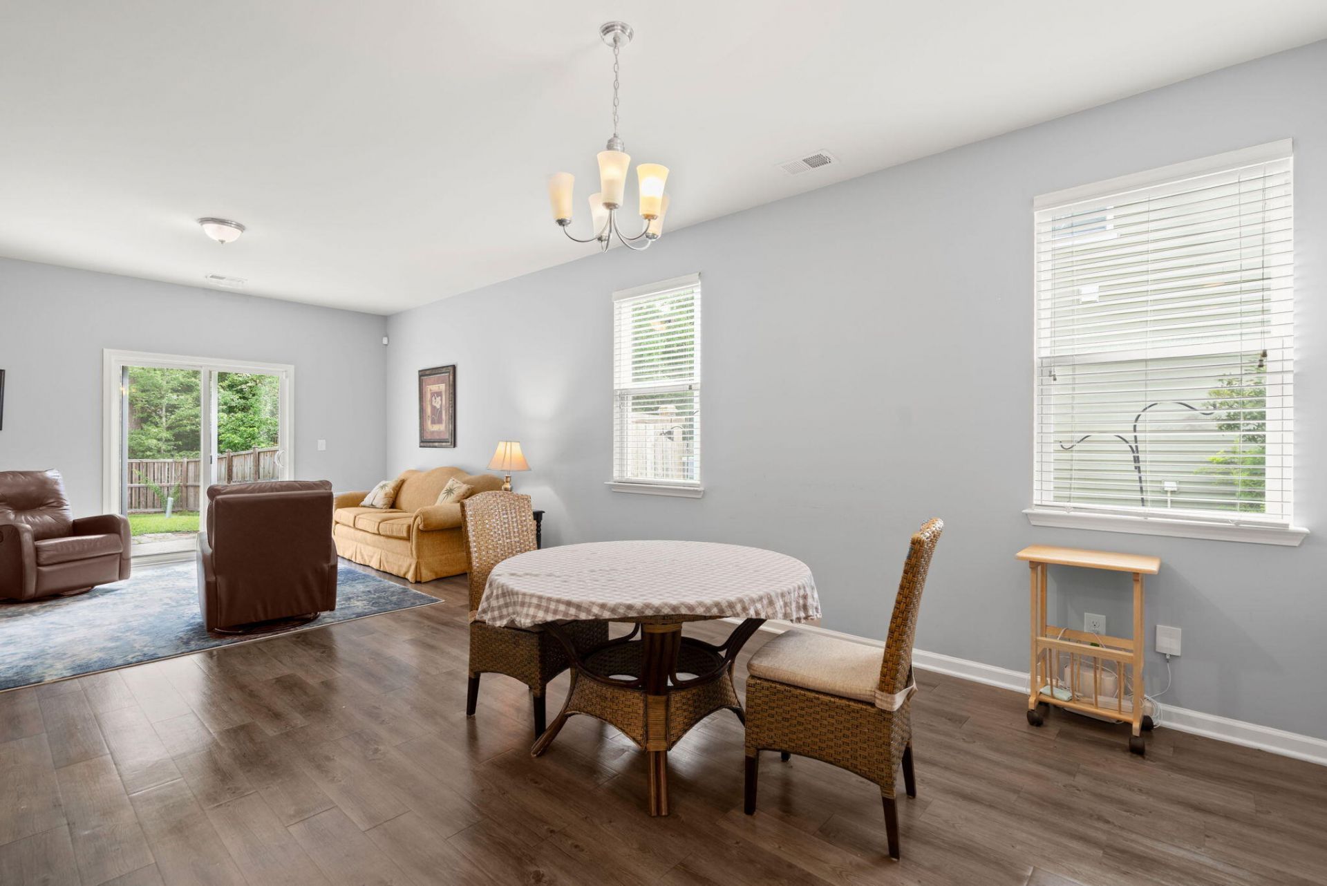 9810 Seed Street Photo 5