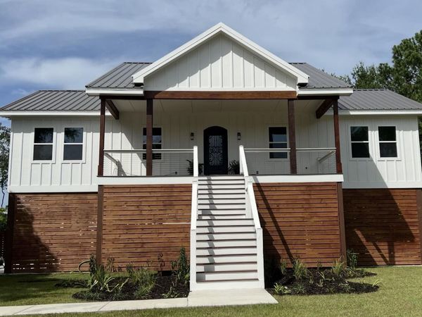 120 Grosvenor Place, Waveland, MS 39576
