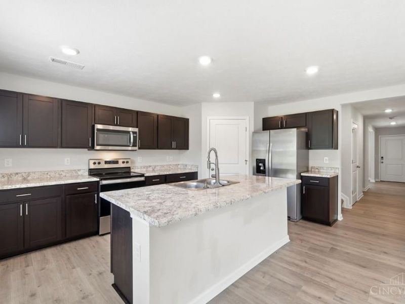 5049 Lakeview Drive, Hamilton Twp, OH 45152 Photo 16