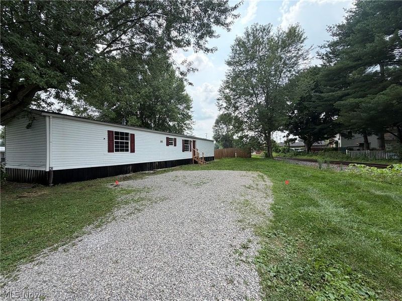 40 N Canal Street, Frazeysburg, OH 43822 Photo 3