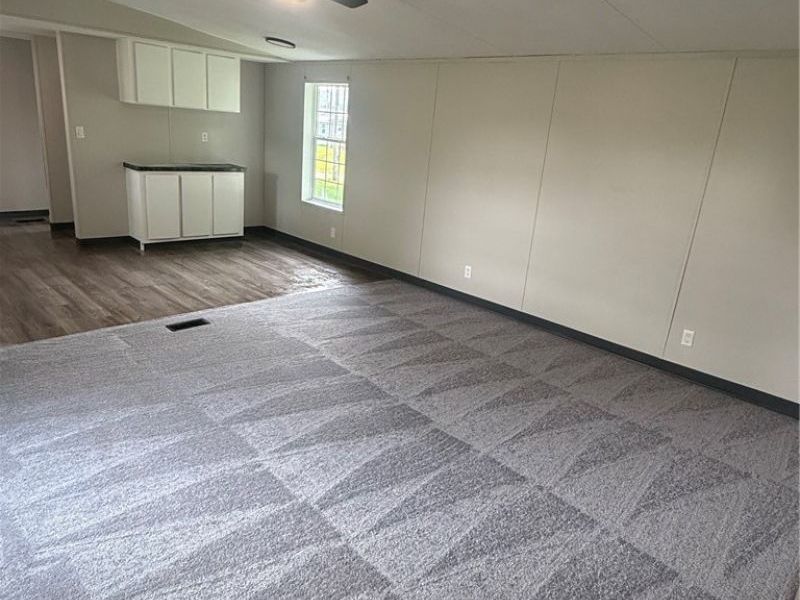 40 N Canal Street, Frazeysburg, OH 43822 Photo 8