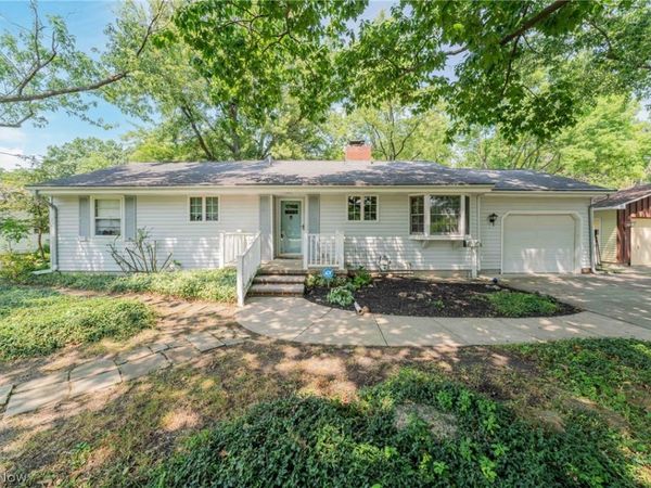 1094 N Pasadena Avenue, Elyria, OH 44035