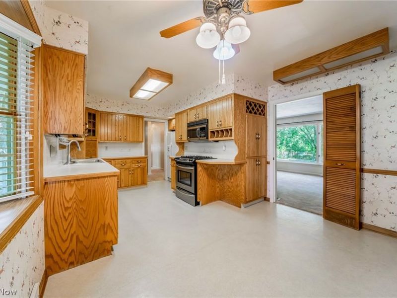 1094 N Pasadena Avenue, Elyria, OH 44035 Photo 11