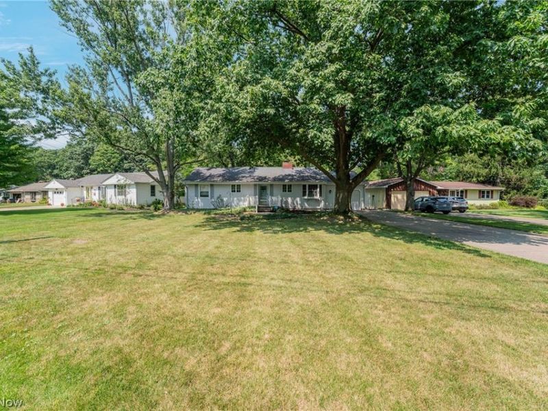 1094 N Pasadena Avenue, Elyria, OH 44035 Photo 2