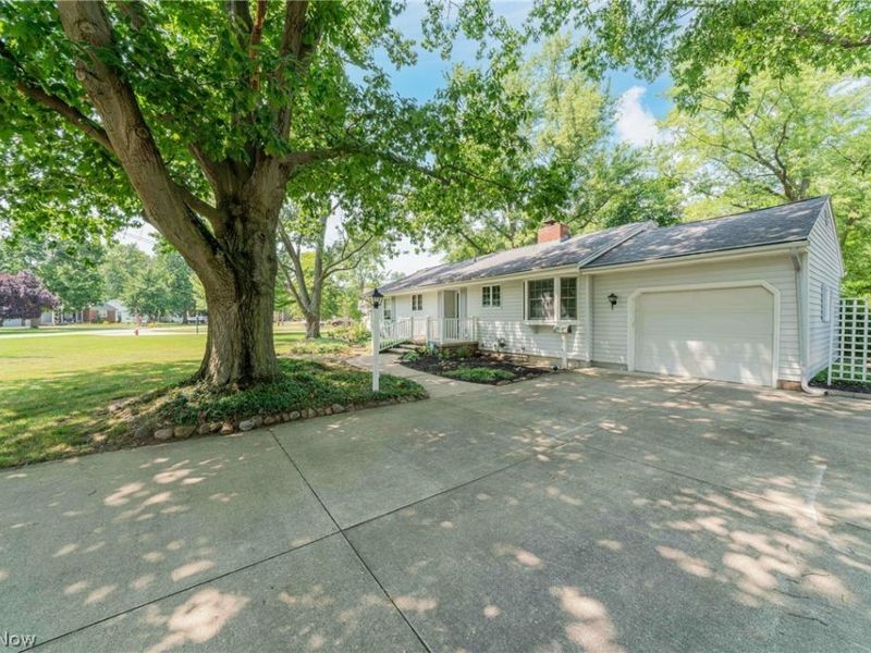 1094 N Pasadena Avenue, Elyria, OH 44035 Photo 3