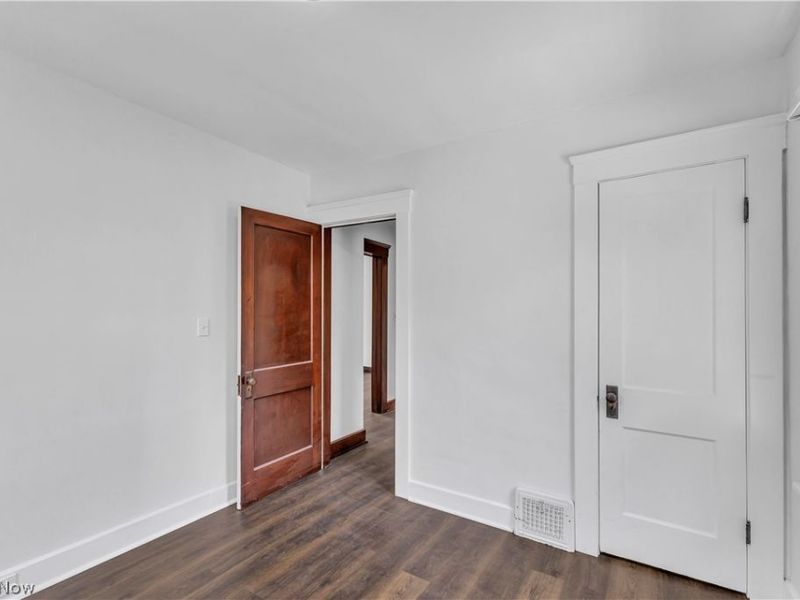 4270 Valley Road, Cleveland, OH 44109 Photo 10