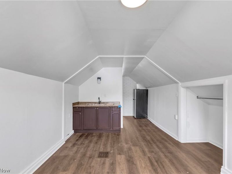 4270 Valley Road, Cleveland, OH 44109 Photo 20