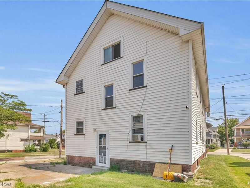 4270 Valley Road, Cleveland, OH 44109 Photo 24