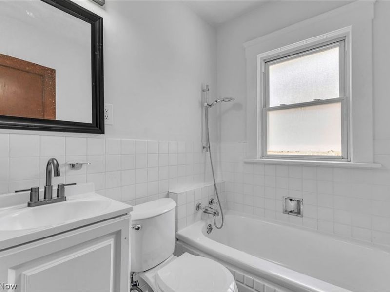 4270 Valley Road, Cleveland, OH 44109 Photo 8