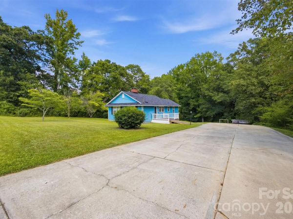 1471 Winthrop Avenue, Lancaster, SC 29720