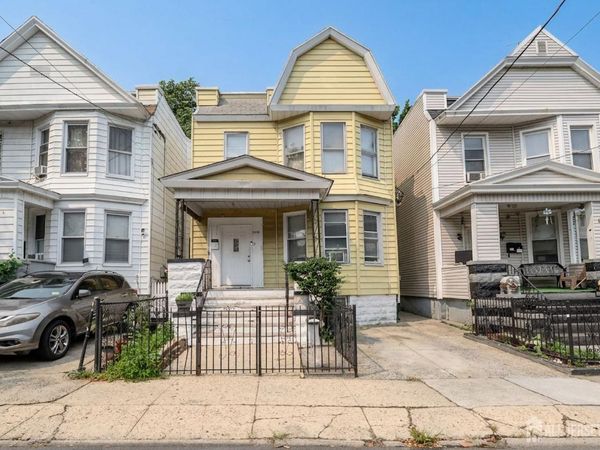 216 Bayview Avenue, Jersey City, NJ 07305