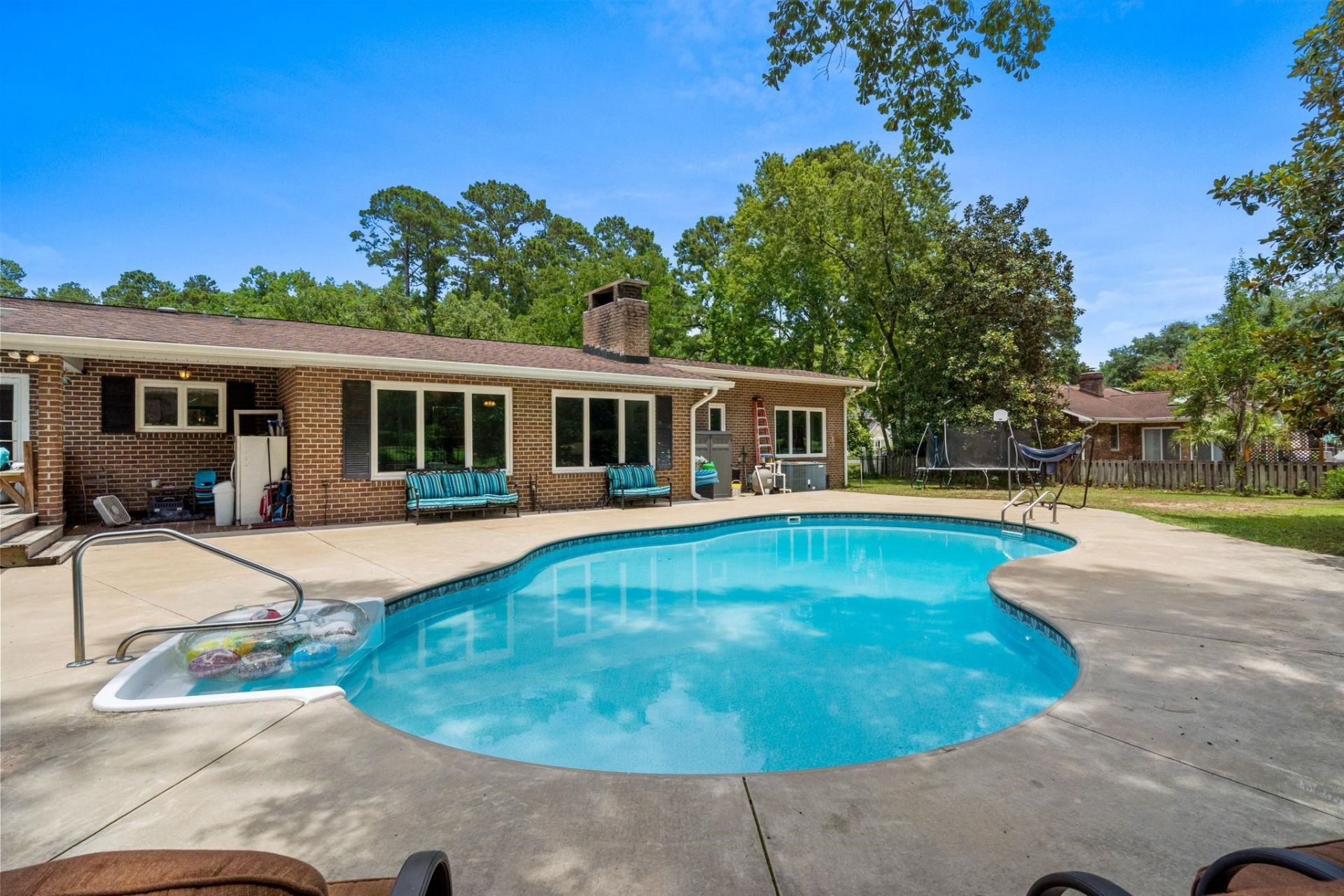 141 Citadel Dr. Photo 4