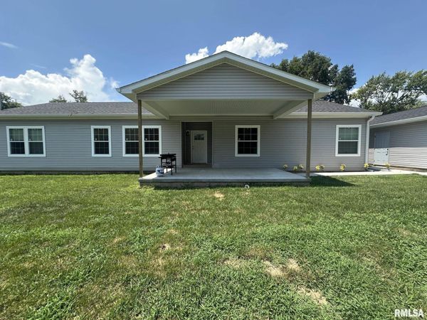 150 Annie Lane, Tovey, IL 62570