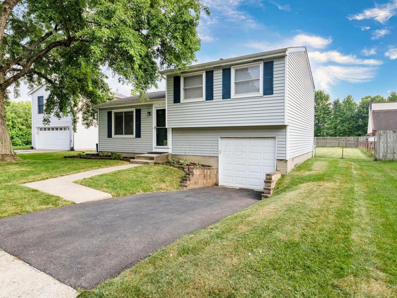 4183 Little Pine Drive, Columbus, OH 43230 Photo 2