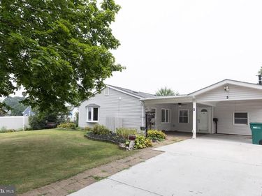 5 SWEETBRIAR LANE, LEVITTOWN, PA 19055