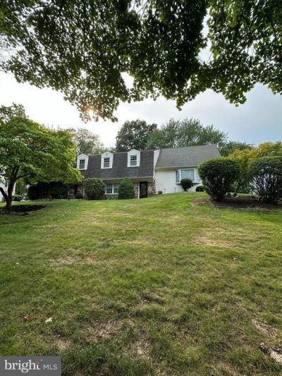 26 HIGH POINT DRIVE, SOUTHAMPTON, PA 18966