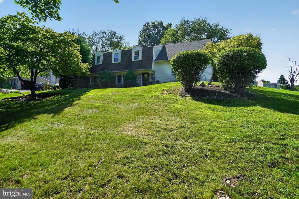 26 HIGH POINT DRIVE, SOUTHAMPTON, PA 18966