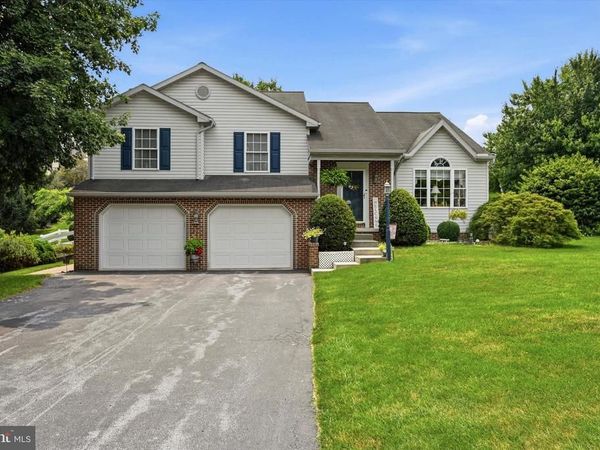 121 MEADOWVIEW DRIVE, GAP, PA 17527