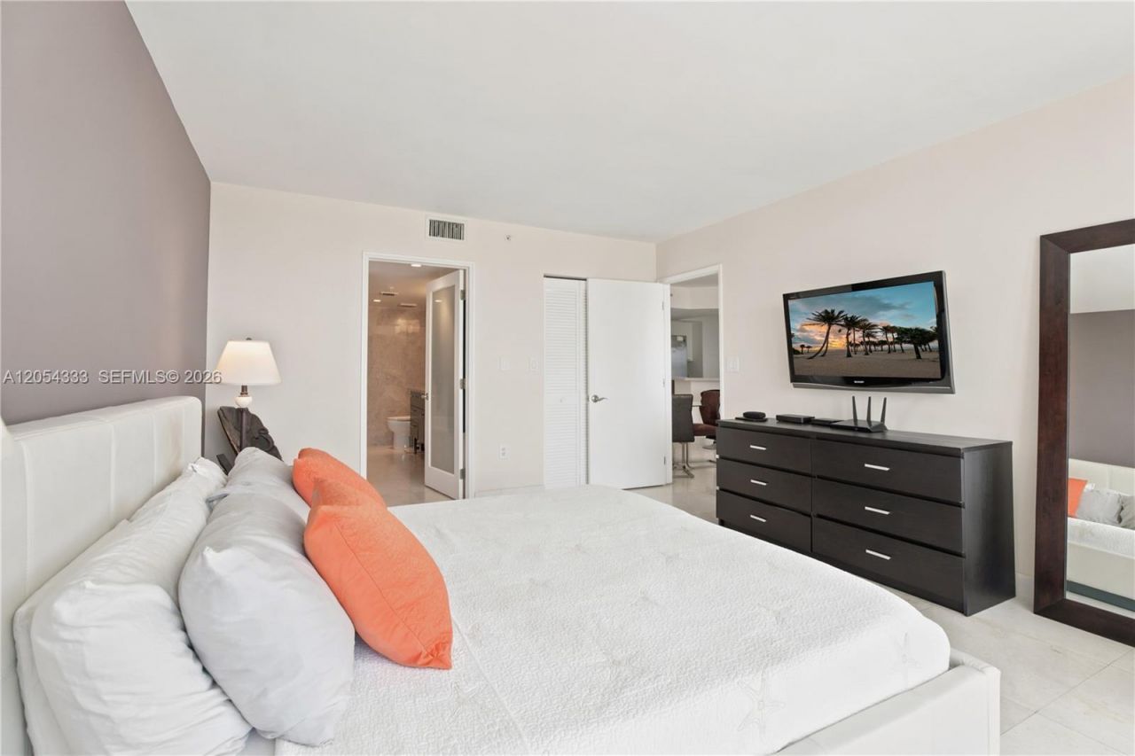 1900 Sunset Harbour Dr , Unit 803, Miami Beach, FL 33139 Photo