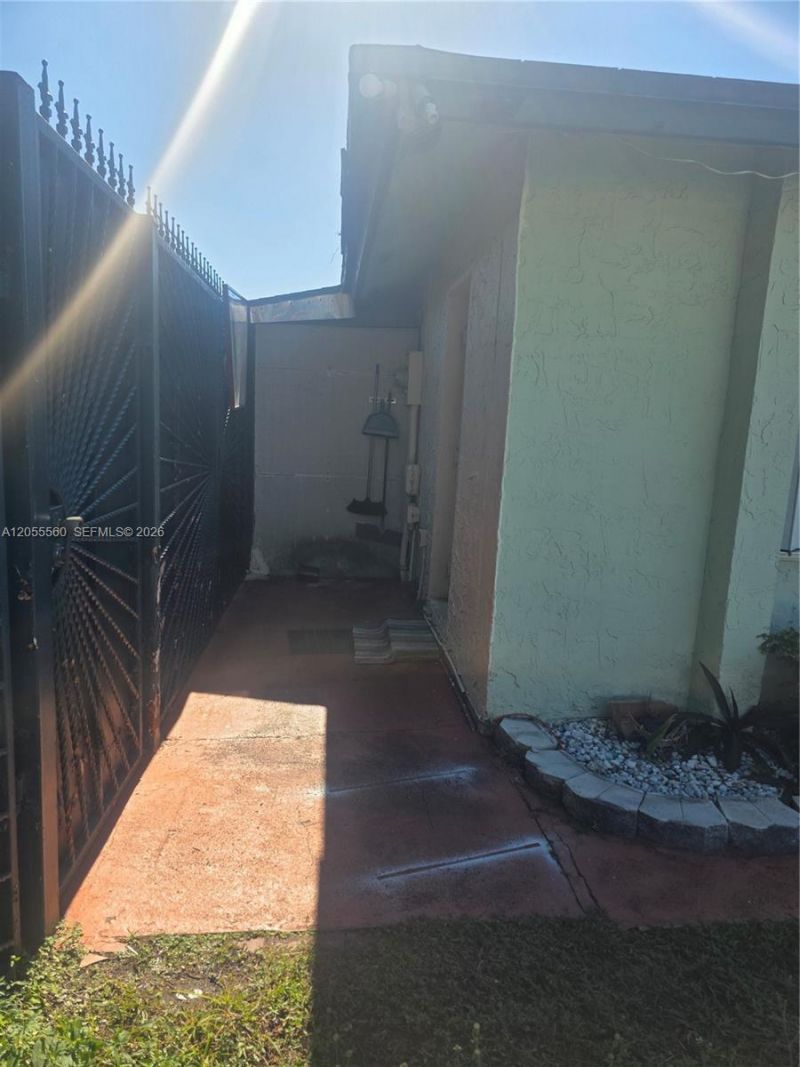 714 SW 99th Ct Cir , Miami, FL 33174 Photo