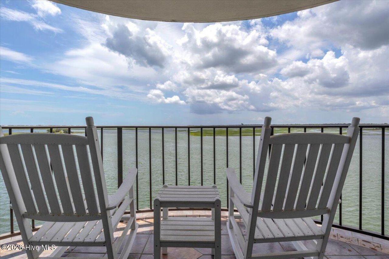 322 Causeway Drive, Unit Ste 407, Wrightsville Beach, NC 28480 Main Photo
