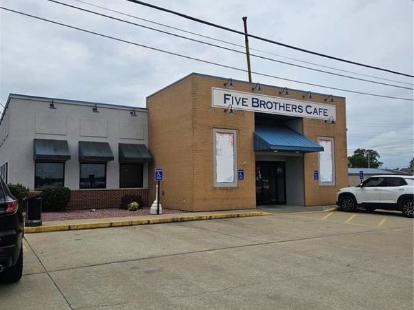 2053 W Main Street, Salem, IL 62881