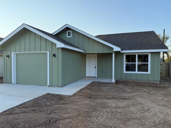 1710 E Avenue J Ave , Lampasas, TX 76550