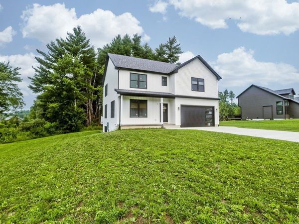 11 Woodland Lane, Belchertown, MA 01007