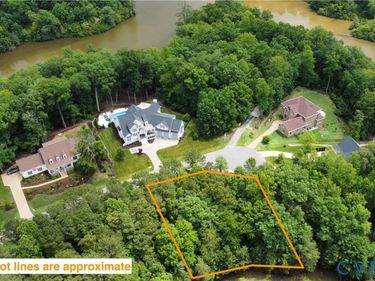9988 Mill Pond Run , Toano, VA 23168