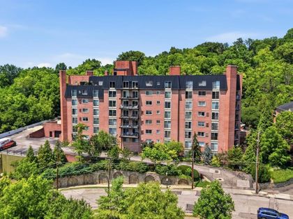 880 Rue De La Paix Cincinnati, OH 45220