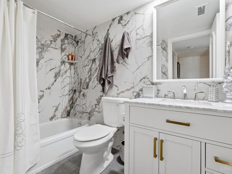 880 Rue De La Paix, Unit A24, Cincinnati, OH 45220 Photo 30