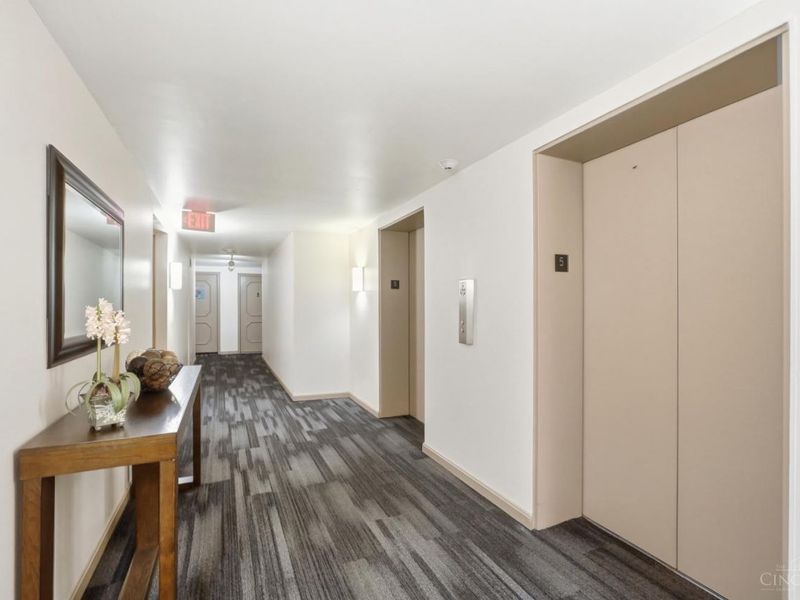 880 Rue De La Paix, Unit A24, Cincinnati, OH 45220 Photo 6