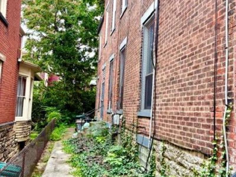 2910 Euclid Avenue, Cincinnati, OH 45219 Photo 3