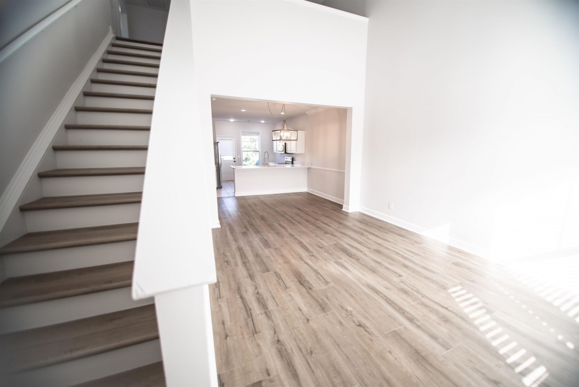 1005 Balmore Dr.  Photo 4