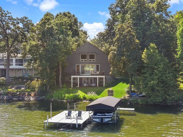 3015 E Lake Shore Dr, Twin Lakes, WI 53181