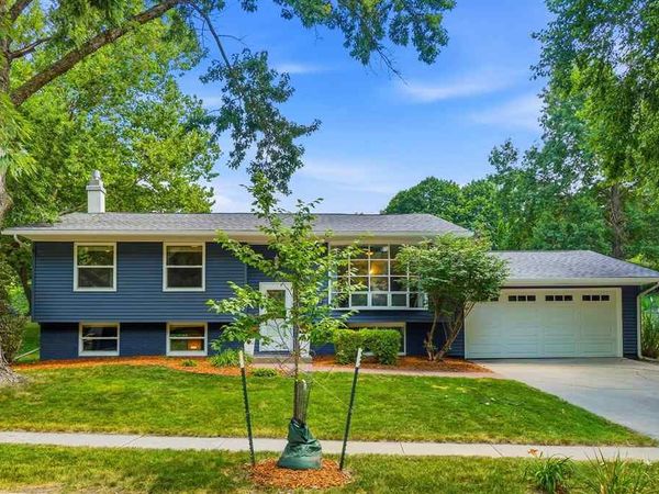 152 N Westminster St, Iowa City, IA 52245