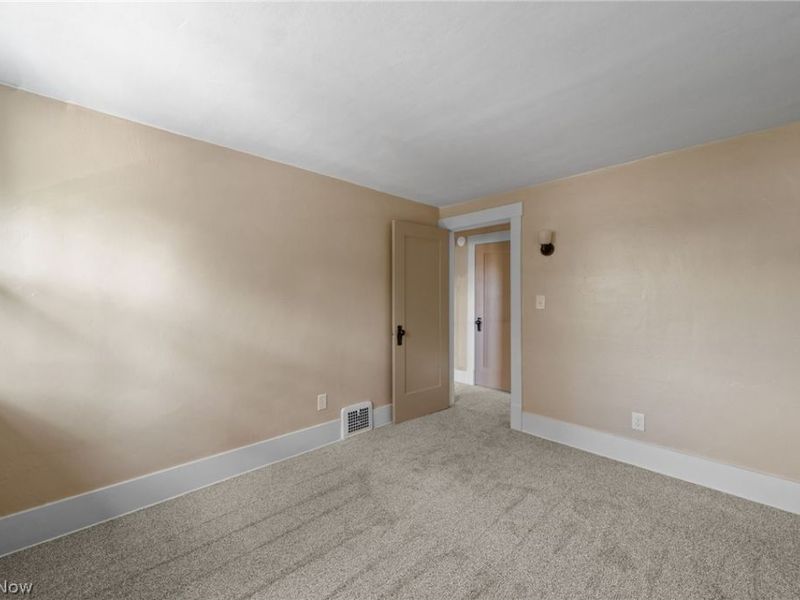 814 E Broad Street, Louisville, OH 44641 Photo 22
