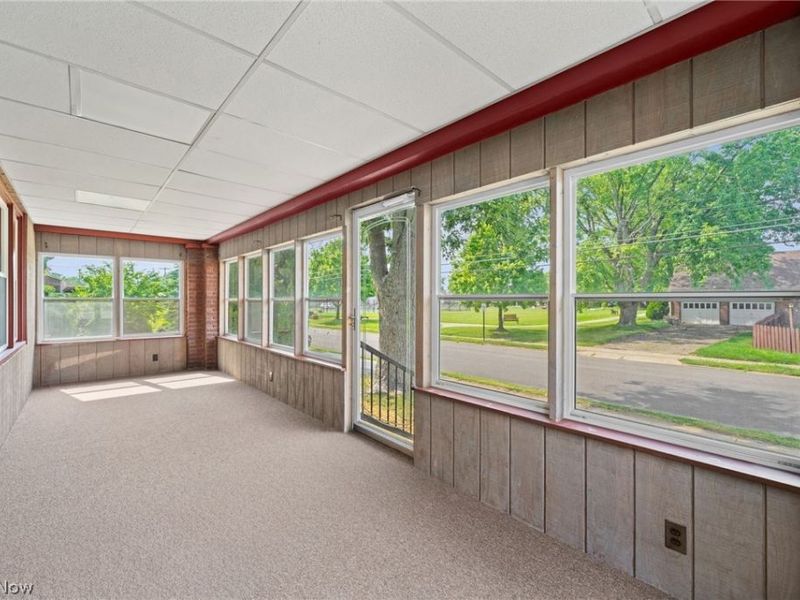 814 E Broad Street, Louisville, OH 44641 Photo 3