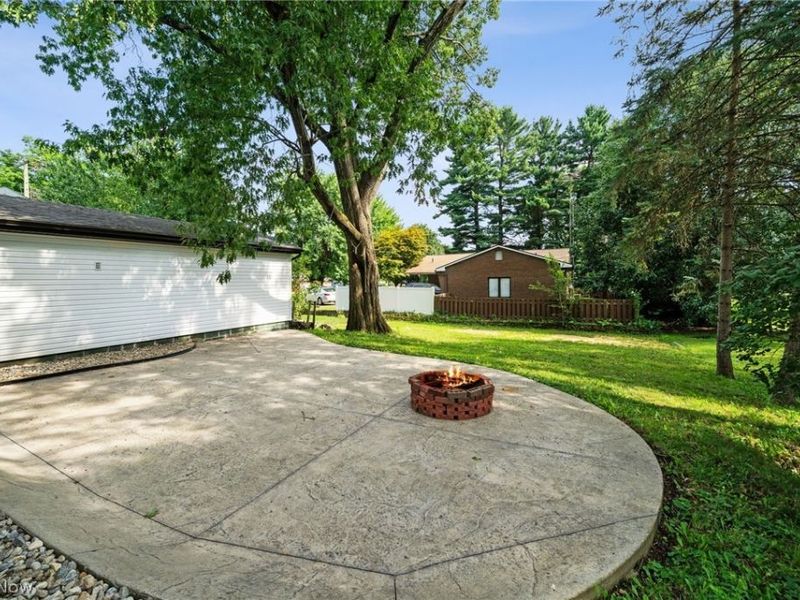 814 E Broad Street, Louisville, OH 44641 Photo 33