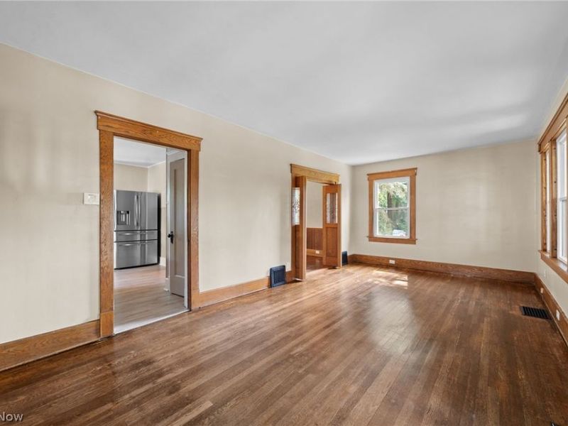 814 E Broad Street, Louisville, OH 44641 Photo 7
