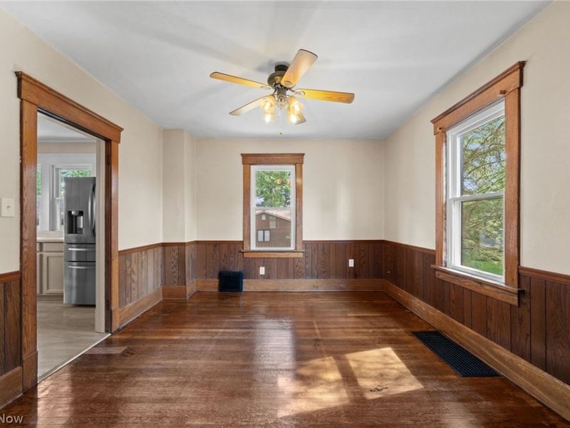 814 E Broad Street, Louisville, OH 44641 Photo 8