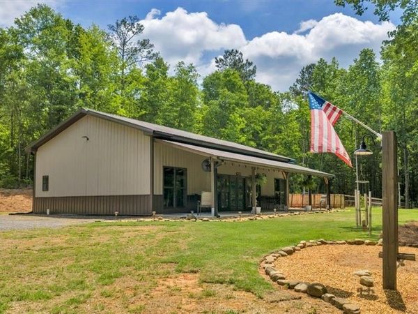 627 Johnstonville Road , Barnesville, GA 30204