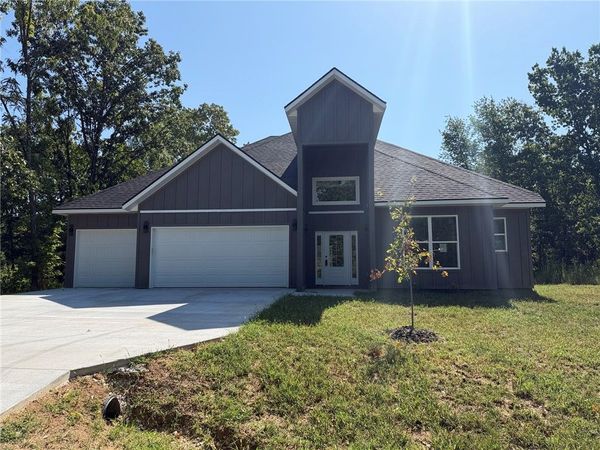 41 S Cheshnut Drive, Bella Vista, AR 72714