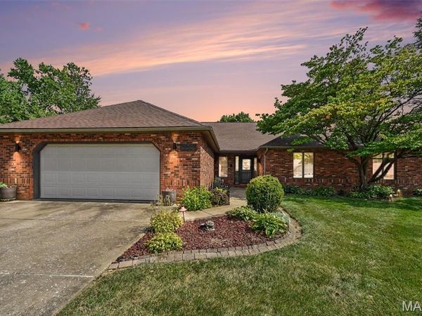 220 Lake Stratford Drive , Fairview Heights, IL 62208
