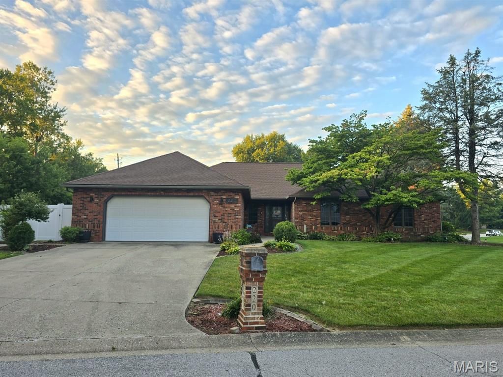 220 Lake Stratford Drive , Fairview Heights, IL 62208 Main Photo