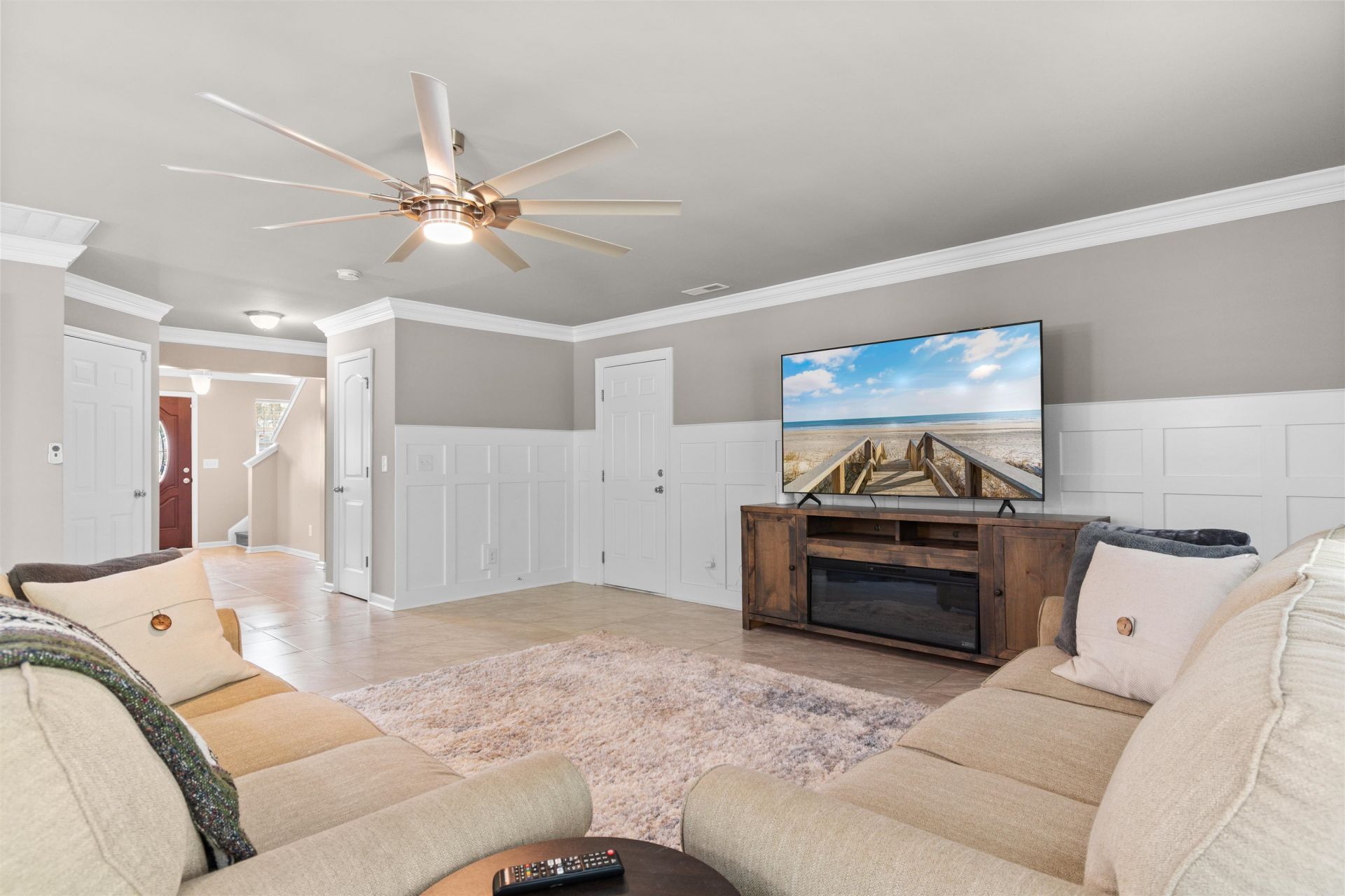 200 Davis Ct. Photo 18